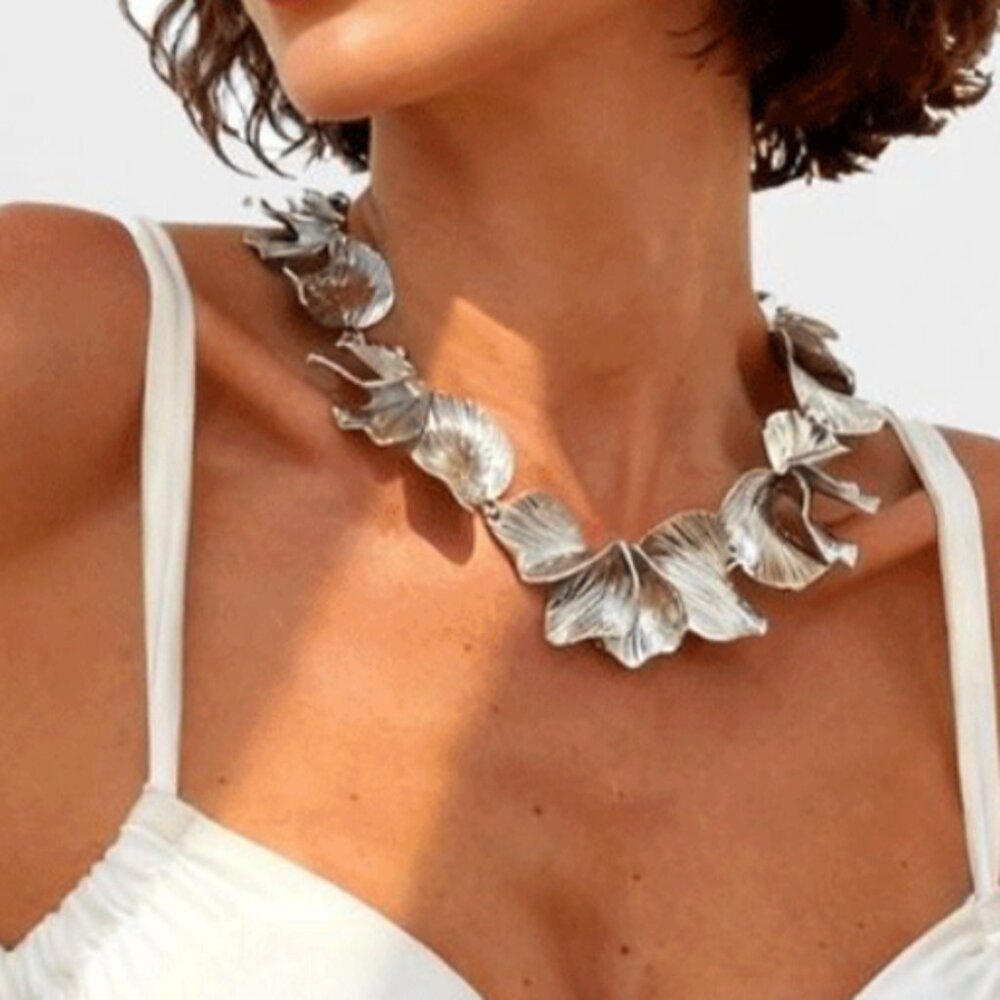 Anthro SILVER Flowers Leaf Necklace Choker